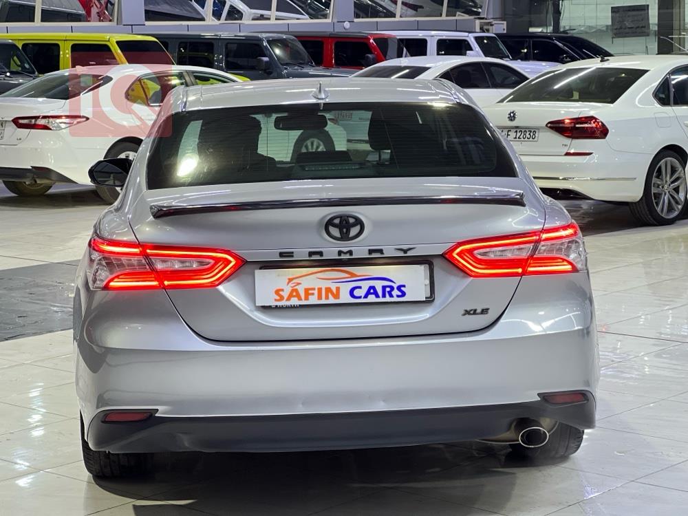 تۆیۆتا کامری